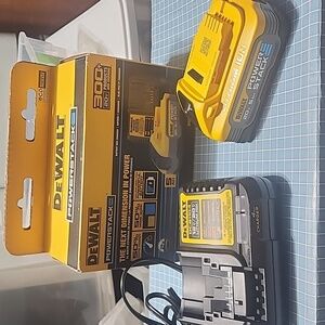 DEWALT POWERSTACK 20V MAX 5Ah Battery Kit - DCBP520C BRAND NEW OPEN BOX